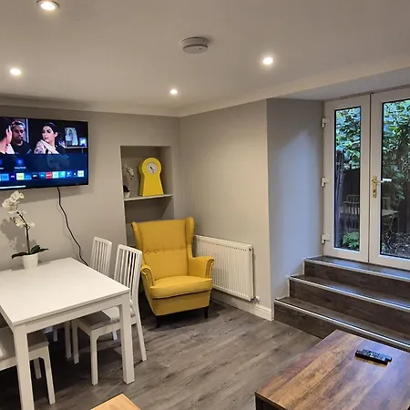 St Patrick Square Seagate Main Door Appartement