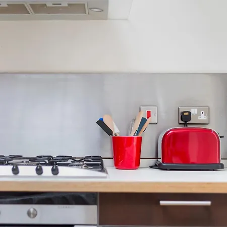 Thistle Street - 401 *