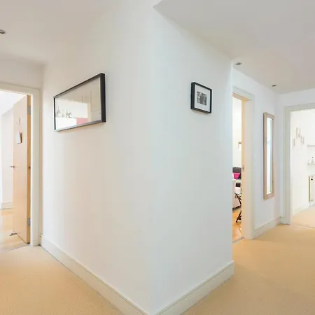 Edinburgh Central New Town Elegant 2-Bedroom Apartment In The Heart Of The City