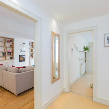 New Town Elegant 2-bedroom In The Heart Of The Apartamento