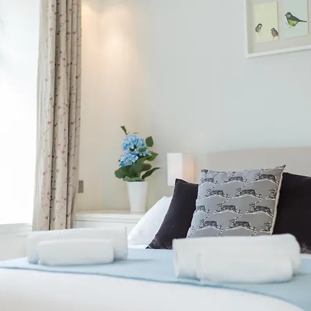 Edinburgh Central New Town Elegant 2-Bedroom Apartment In The Heart Of The City *
