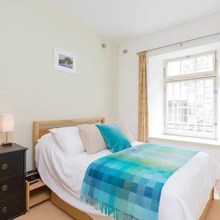 Edinburgh Central New Town Elegant 2-Bedroom Apartment In The Heart Of The City *