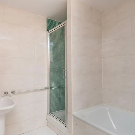 Holyrood Road Park - 379