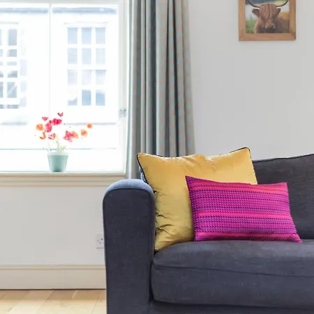 Apartamento Edinburgh Central New Town Elegant 2-Bedroom Apartment In The Heart Of The City *