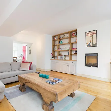 New Town Elegant 2-bedroom In The Heart Of The
