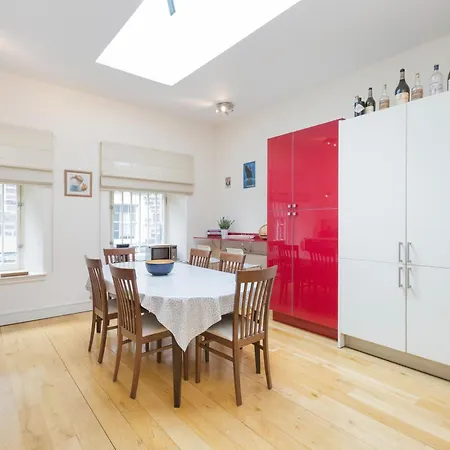 Apartamento New Town Elegant 2-bedroom In The Heart Of The Edimburgo