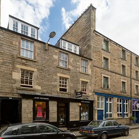 Edinburgh Central New Town Elegant 2-Bedroom Apartment In The Heart Of The City