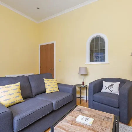 Old Tolbooth Wynd - 393