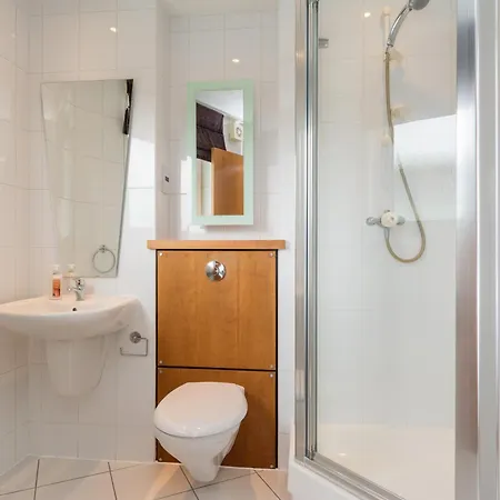 Portland Gardens - 403 *