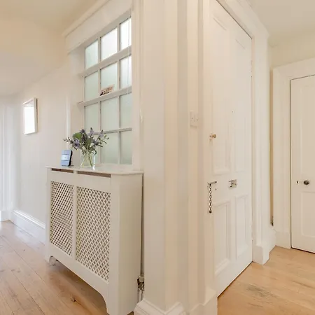 Saxe Coburg Place - 325 Appartement