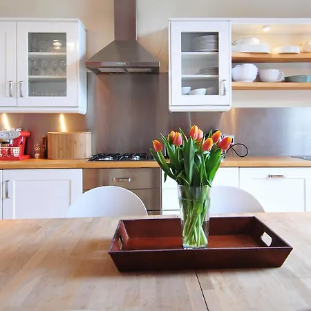 Saxe Coburg Place - 325