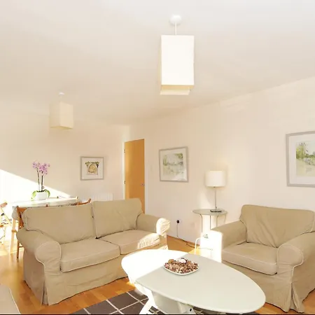 Annandale Street - 202