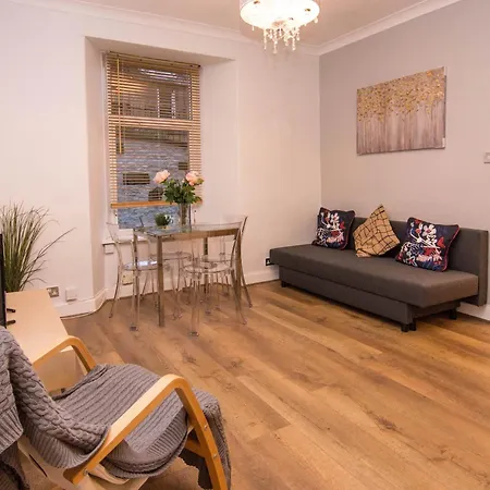 Salmond Place - 427 *