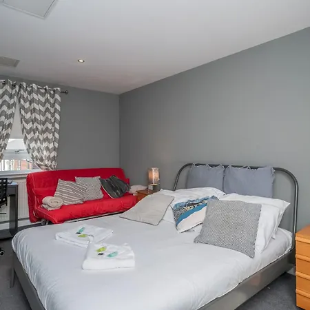 Pass The Keys Cosy Flat