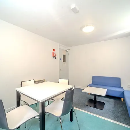 Joivy Budget 4,5 And 6 Bed Private Flats, In Historic Old Town (adults Only) Appartamento Edimburgo