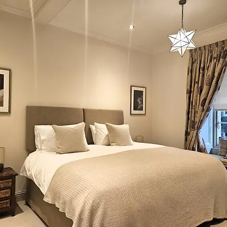 Elegant 1-bedroom Edinburgh