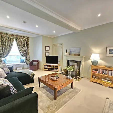 Elegant 1-bedroom Lejlighed *