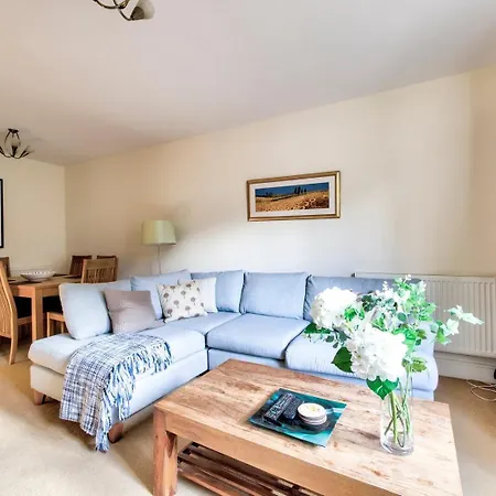 Guestready - Bright Near New Town Apartment Edinburgh
