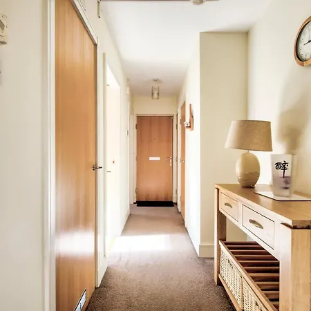 Guestready - Bright Near New Town Apartment