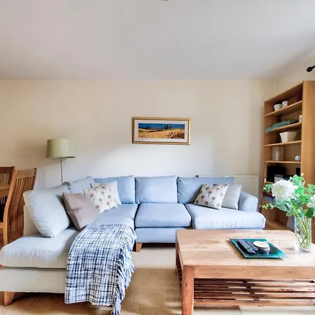 Guestready - Bright Near New Town Apartment Edinburgh