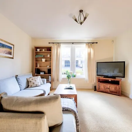 Guestready - Bright Near New Town Apartment