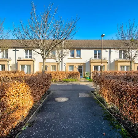 Guestready - Bright Near New Town