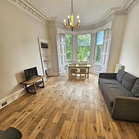 아파트 Delightful 4-bedroom City *