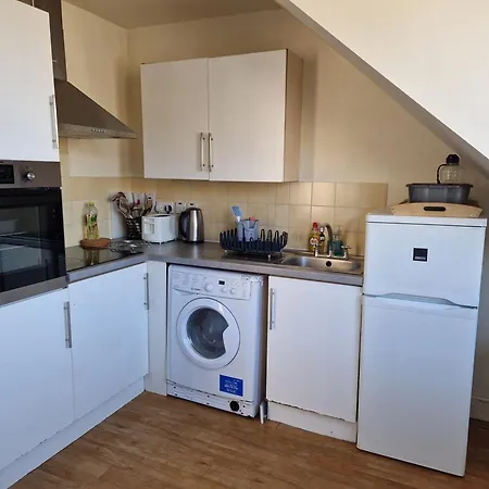 Rose Street 4 Bedroom *