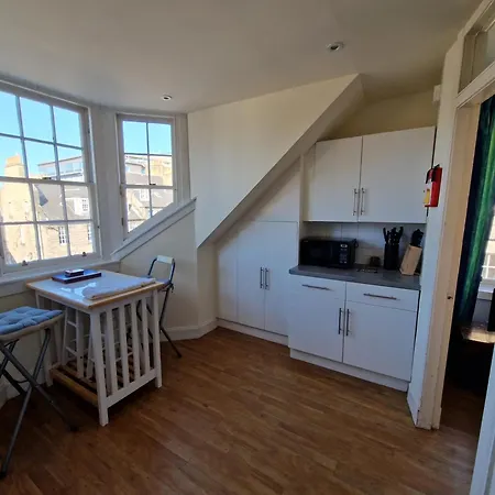 Rose Street 4 Bedroom Apartment