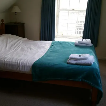 Rose Street 4 Bedroom Apartment