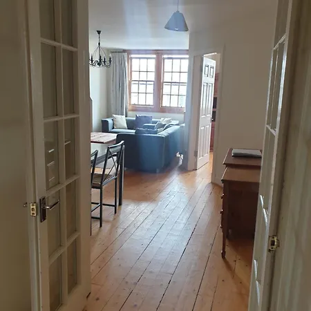 Rose Street 2 Bedroom *