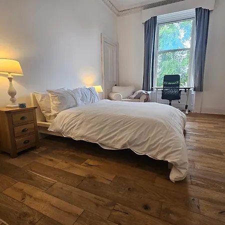 아파트 Delightful 4-bedroom City *