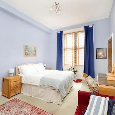 Charming 1-bedroom Getaway * Edinburgh