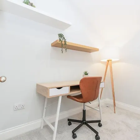 Dragon - Yukina - 2 Bed Centre House With Garden