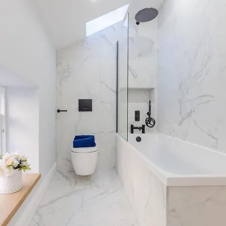 Dragon - Yukina - 2 Bed Centre House With Garden