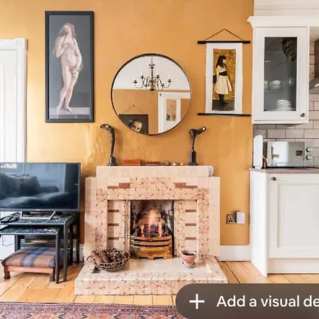 Holyrood Park: Lush & Arty 2 Double Bed Flat アパート *