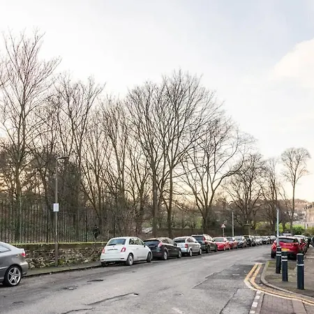 Apartment The Holyrood Park Hideaway Is A Lush & Arty 2 Double Bed Edinburgh