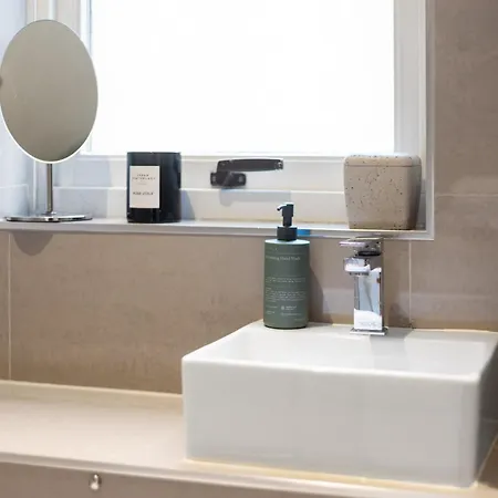 Centre Dean Village 1 Bed 아파트