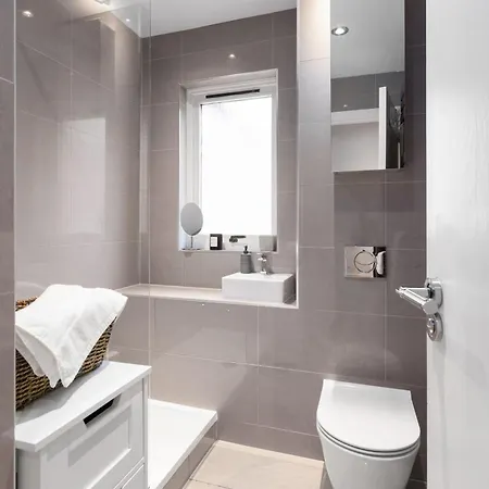 Centre Dean Village 1 Bed 아파트