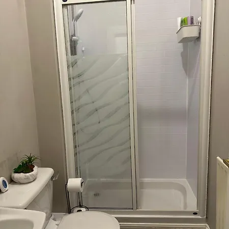 Hermosa Habitacion Doble Con Tv Y Bano Compartido Δωμάτια σε οικογενειακή κατοικία *