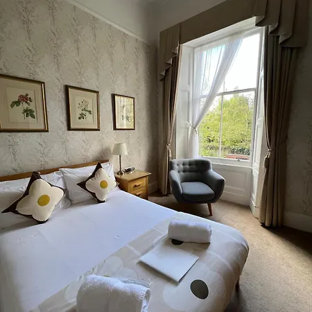 Gladstone House 4* Edinburgh