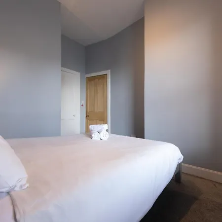 Bright 1 Bedroom Near Centre Apartamento