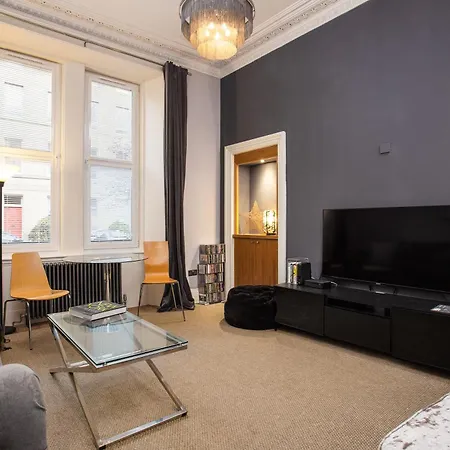 Spacious 2 Bedroom House Near The Meadows * Edinburg