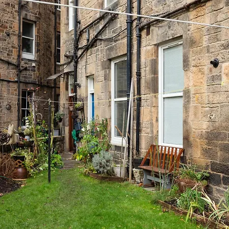 Spacious 2 Bedroom House Near The Meadows Lägenhet Edinburg