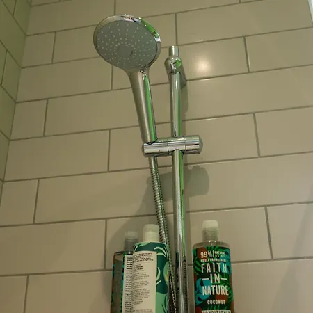 Newly Renovated 1 Bedroom Near Charming Newhaven * Edinburg