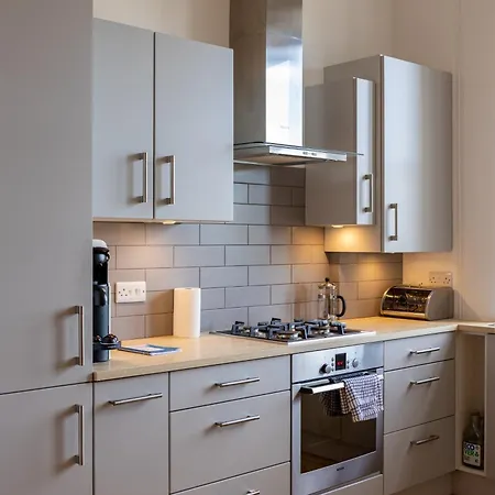Newly Renovated 1 Bedroom Near Charming Newhaven Appartement