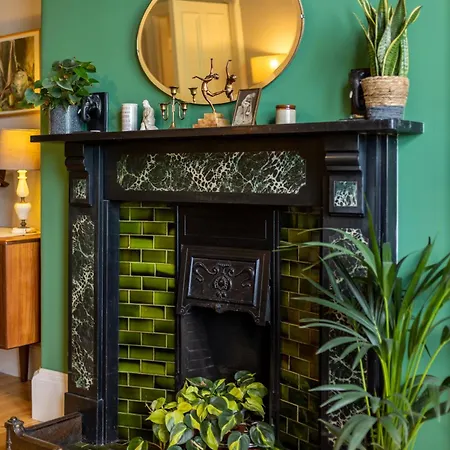 Newly Renovated 1 Bedroom Near Charming Newhaven *