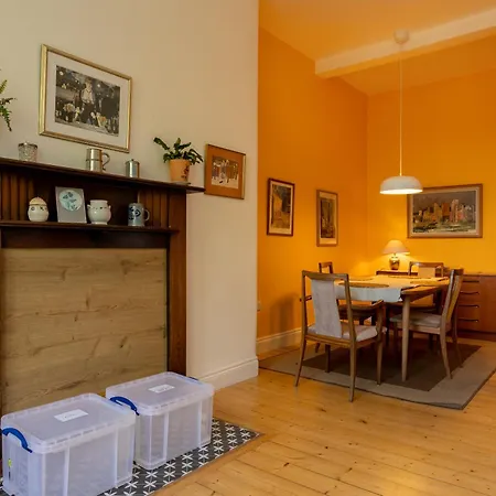 Newly Renovated 1 Bedroom Near Charming Newhaven Edinburgh