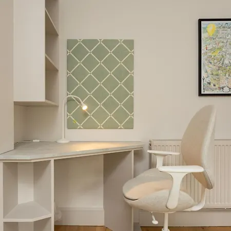 Gorgeous 4 Bed Right Beside The Meadows *