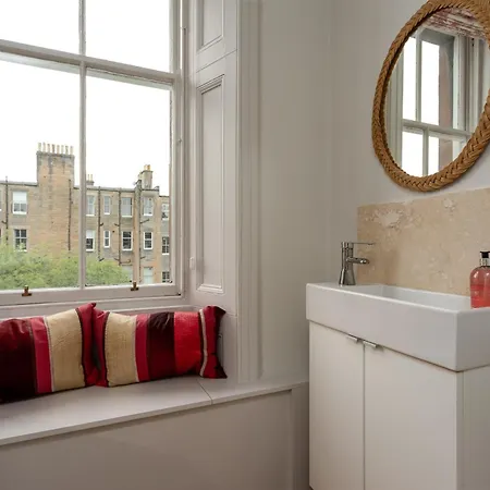 Gorgeous 4 Bed Right Beside The Meadows * Edinburgh